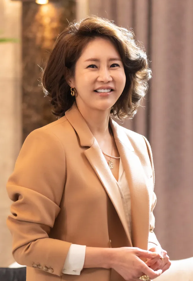 韓国ドラマ「7人の脱出」チャ・ジュラン役のシン・ウンギョン